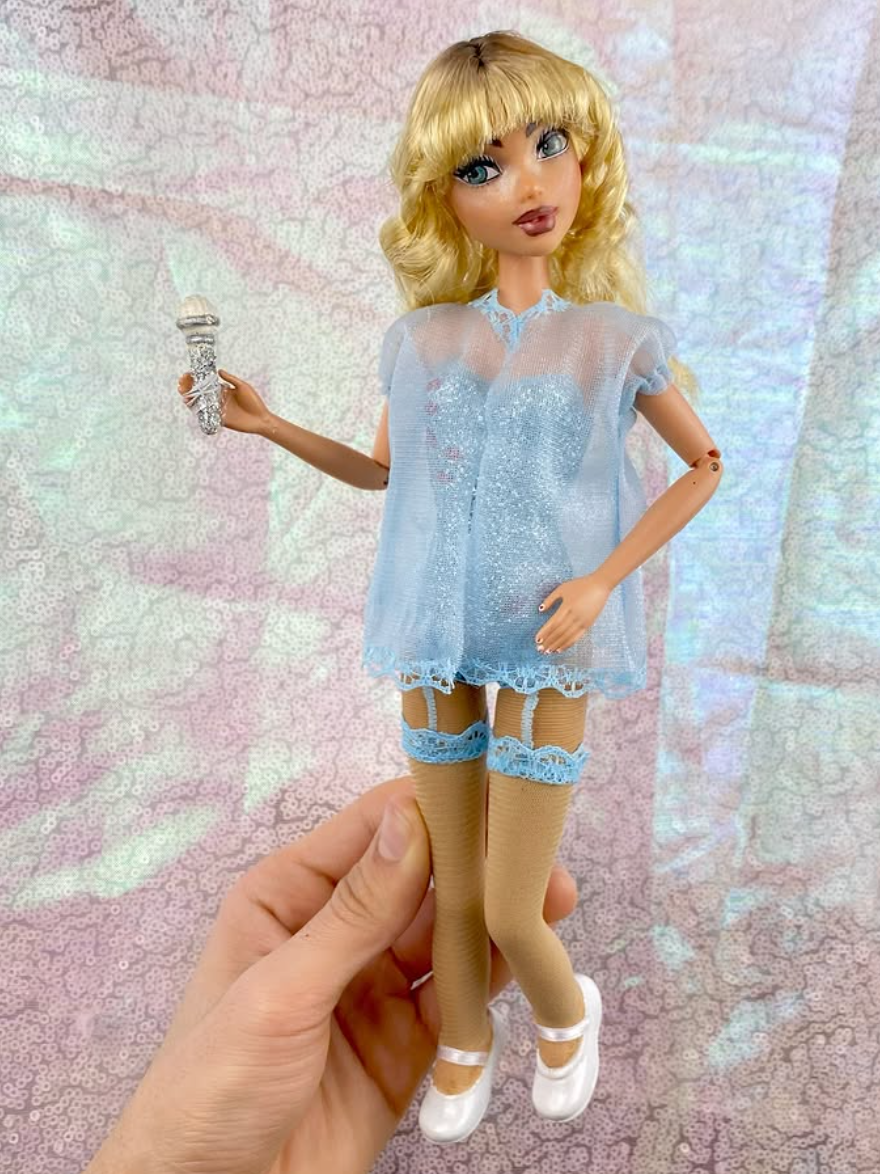Sabrina Short n Sweet
